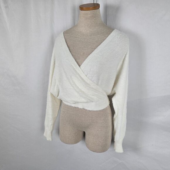 Shein Bae Blouse Women's S Off White Wrap Crossover Long Sleeve Soft Fuzzy NWT - Picture 11 of 11